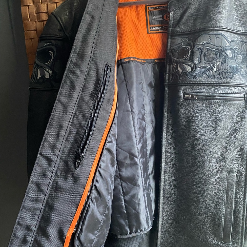 First Classic Leather Motorcycle BikerJacket Skulls - Picture 7 of 13